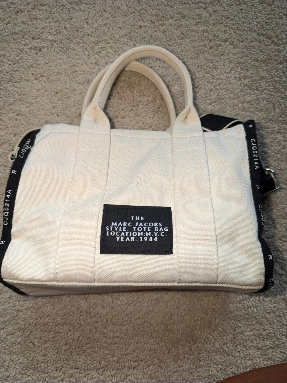 🛍️ PURSE SALE - PRICE REDUCED 🛍️ Tote Bag Canvas Tote in Cream and Black